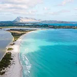 Brandinchi - Heated Pool, Private Beach, Sea View, Wi-fi * San Teodoro (Sardinia)