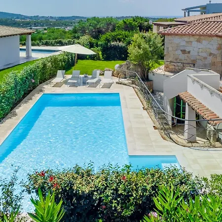 Brandinchi - Heated Pool, Private Beach, Sea View, Wi-fi