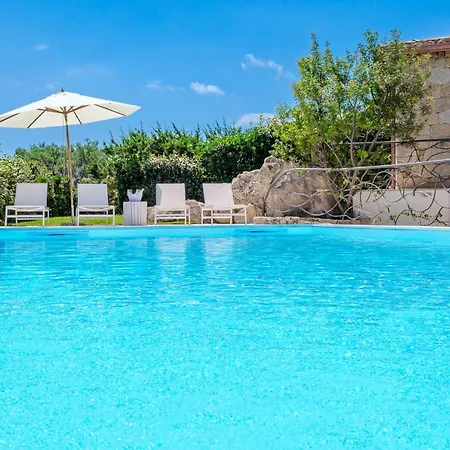 Brandinchi - Heated Pool, Private Beach, Sea View, Wi-fi *