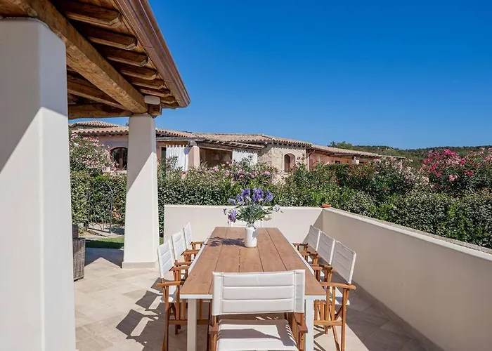 Brandinchi - Heated Pool, Private Beach, Sea View, Wi-fi * San Teodoro (Sardinia)