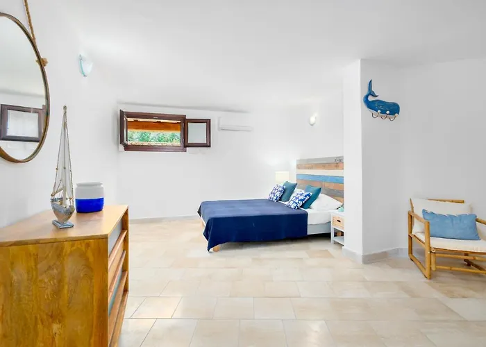 Willa Brandinchi - Heated Pool, Private Beach, Sea View, Wi-fi