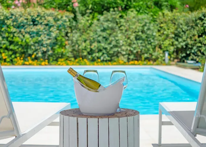 Villa Brandinchi - Heated Pool, Private Beach, Sea View, Wi-fi *