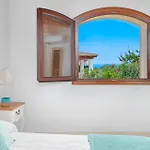 Brandinchi - Heated Pool, Private Beach, Sea View, Wi-fi San Teodoro (Sardinia)