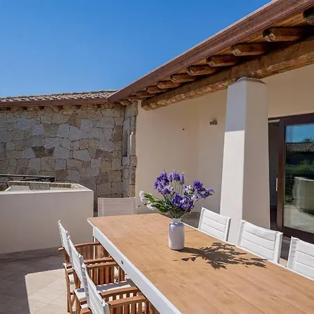 Villa Brandinchi - Heated Pool, Private Beach, Sea View, Wi-fi *