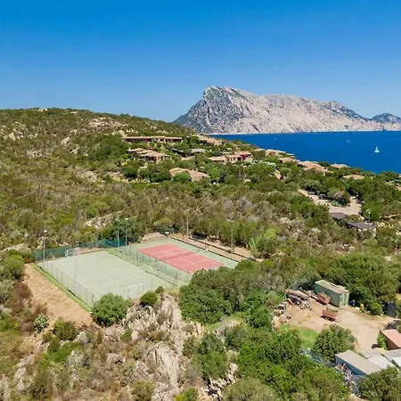 Villa Brandinchi - Heated Pool, Private Beach, Sea View, Wi-fi