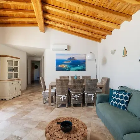 Brandinchi - Heated Pool, Private Beach, Sea View, Wi-fi * סאן תאודורו