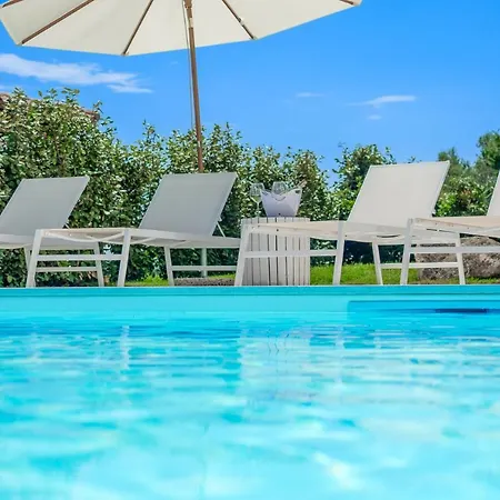 Willa Brandinchi - Heated Pool, Private Beach, Sea View, Wi-fi *