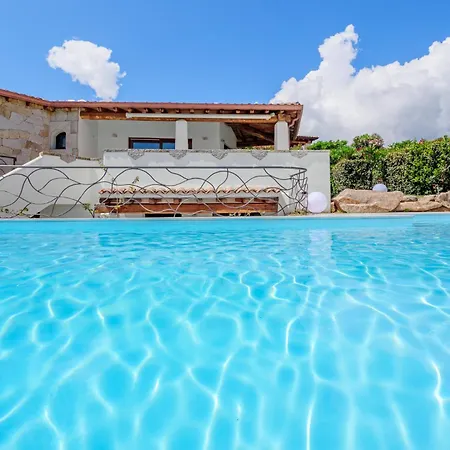 Brandinchi - Heated Pool, Private Beach, Sea View, Wi-fi Willa