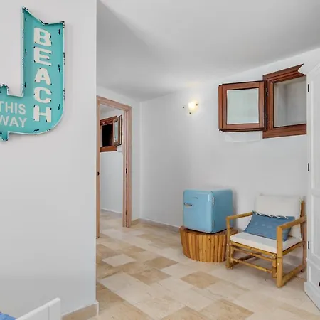 Brandinchi - Heated Pool, Private Beach, Sea View, Wi-fi Willa