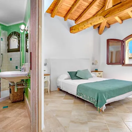Brandinchi - Heated Pool, Private Beach, Sea View, Wi-fi Villa San Teodoro (Sardinia)