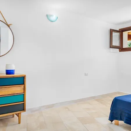 Brandinchi - Heated Pool, Private Beach, Sea View, Wi-fi סאן תאודורו