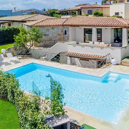 Villa Brandinchi - Heated Pool, Private Beach, Sea View, Wi-fi