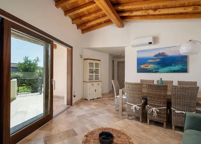 Brandinchi - Heated Pool, Private Beach, Sea View, Wi-fi Villa