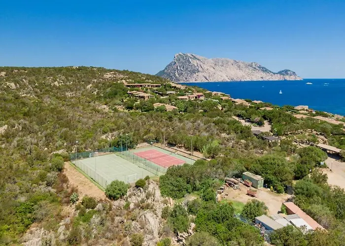 Villa Brandinchi - Heated Pool, Private Beach, Sea View, Wi-fi