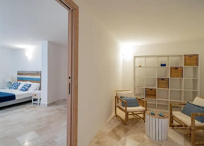 Villa Brandinchi - Heated Pool, Private Beach, Sea View, Wi-fi *
