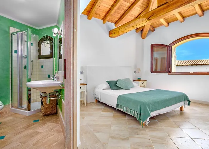 Brandinchi - Heated Pool, Private Beach, Sea View, Wi-fi Villa San Teodoro (Sardinia)
