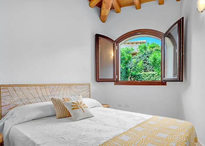 Villa Brandinchi - Heated Pool, Private Beach, Sea View, Wi-fi *