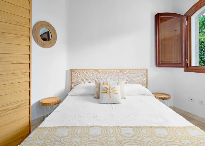 Brandinchi - Heated Pool, Private Beach, Sea View, Wi-fi Villa San Teodoro (Sardinia)