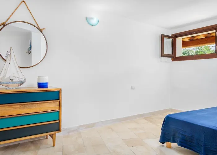 Brandinchi - Heated Pool, Private Beach, Sea View, Wi-fi San Teodoro (Sardinia)